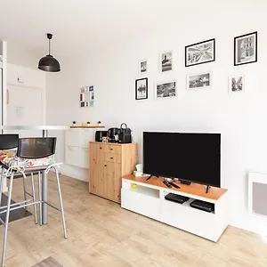 L'ivoire - Joli - 1 Avec Balcon Et 1 Place De Parking Appartement